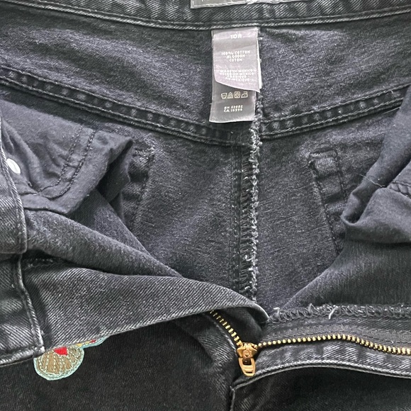 ONE OF A KIND l BLACK BUTTERFLY PATCHED UPCYCLED JEANS | Liz Claiborne - Picture 5 of 8